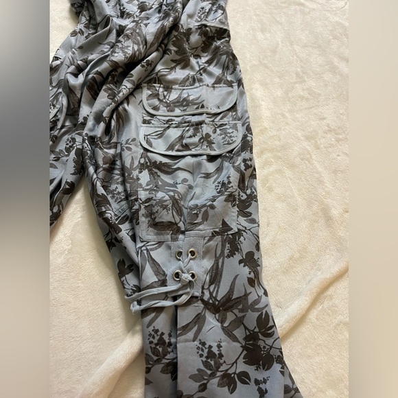 Anthropologie / palazzo utility pants/ wide leg / size XS / 0/ waist 24 - Picture 15 of 16